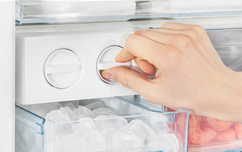 Removable Twist Ice Maker